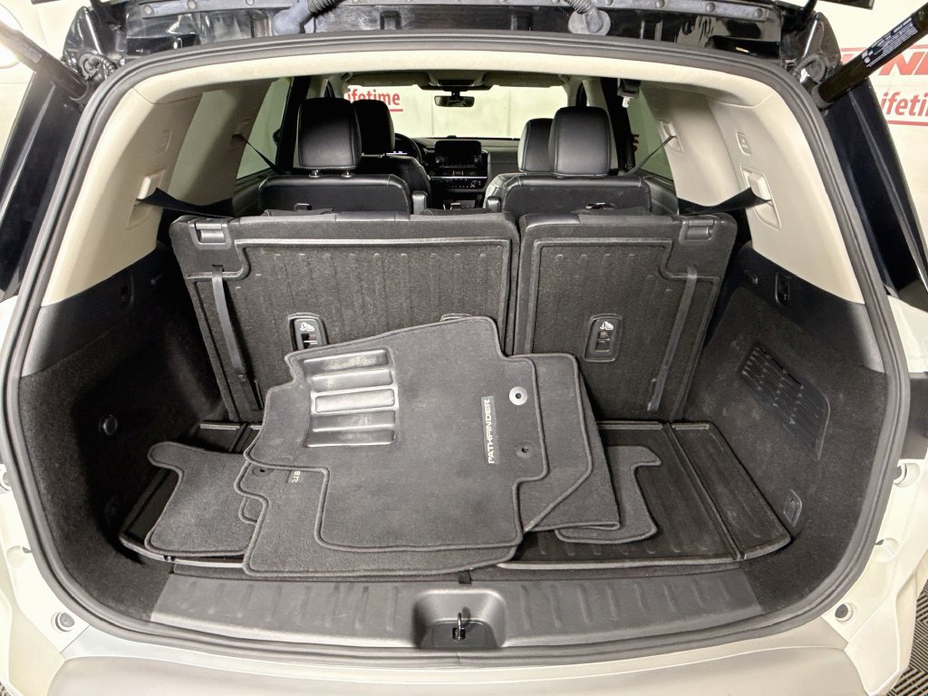 Certified 2024 Nissan Pathfinder Platinum AWD/4WD image 32