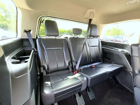 Used 2023 Ford Expedition XLT AWD/4WD image 20