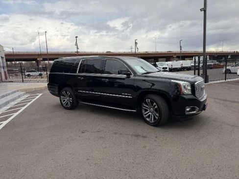 Used 2017 GMC Yukon XL Denali w/ Open Road Package image 25