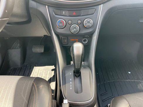 Used 2017 Chevrolet Trax LT w/ Driver Confidence Package AWD/4WD image 20