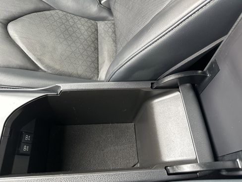 Used 2019 Toyota Camry XSE image 36