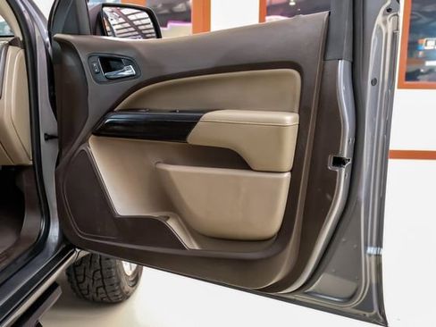 Used 2018 GMC Canyon SLT image 38