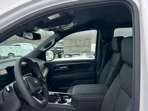 New 2026 Chevrolet Suburban LT w/ Comfort Package image 17