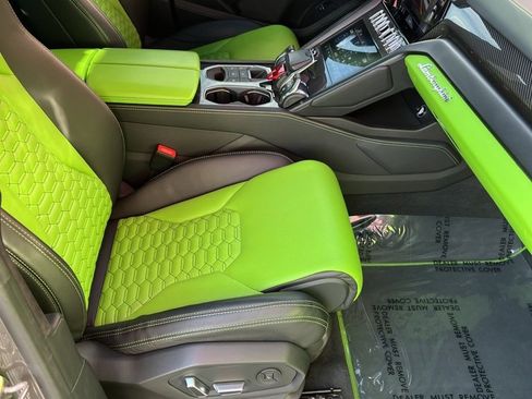 Used 2021 Lamborghini Urus image 22