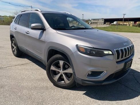 Used 2019 Jeep Cherokee Limited image 14