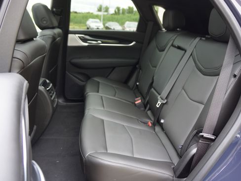 Used 2025 Cadillac XT5 Premium Luxury image 29