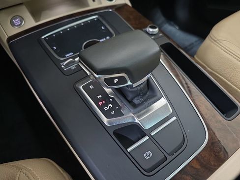 Used 2018 Audi Q5 2.0T Premium Plus w/ Premium Plus Package image 26