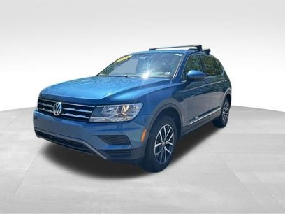 Used 2020 Volkswagen Tiguan SE w/ Panoramic Sunroof Package