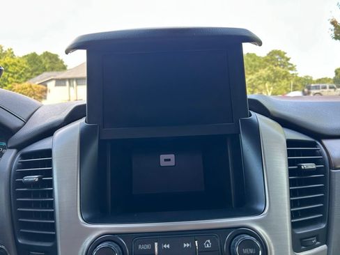 Used 2020 GMC Yukon Denali w/ Denali Premium Package RWD image 32