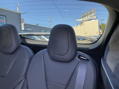 Used 2016 Tesla Model X 90D image 32