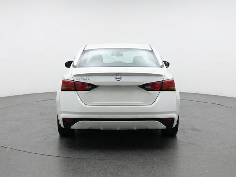 Used 2025 Nissan Altima 2.5 SV FWD image 7