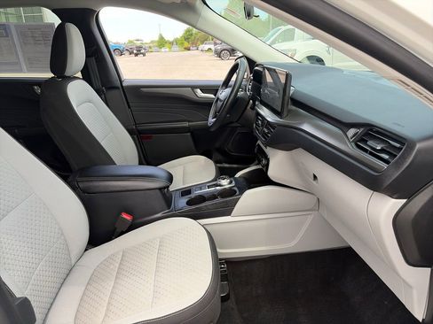 Used 2023 Ford Escape Active w/ Tech Pack #2 FWD image 12