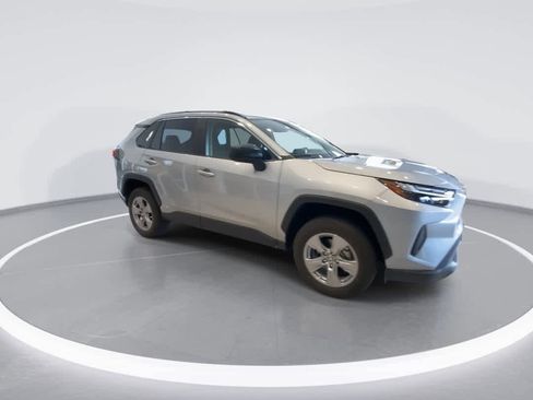 Used 2025 Toyota RAV4 LE AWD/4WD image 2