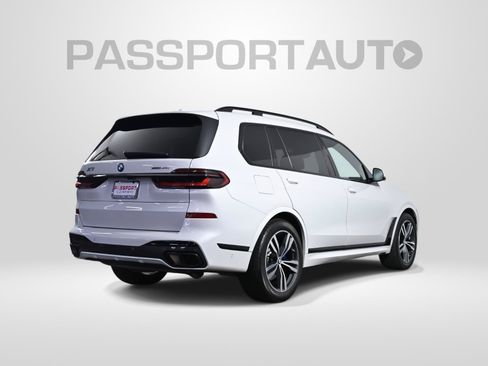 Used 2024 BMW X7 xDrive40i w/ M Sport Package AWD/4WD image 6