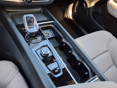 New 2026 Volvo XC60 B5 Plus w/ Protection Package Premier image 15