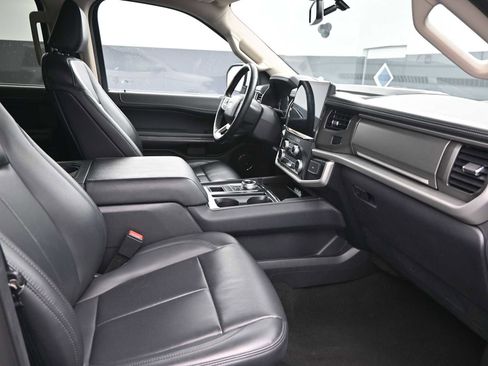 Used 2024 Ford Expedition XLT image 19