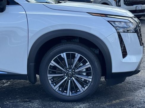 New 2026 Nissan Pathfinder Platinum AWD/4WD image 21