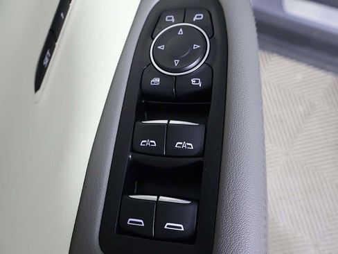 Used 2022 Cadillac XT6 Premium Luxury w/ Technology Package image 43