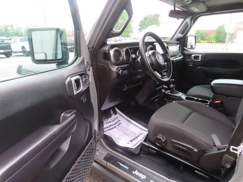 Used 2020 Jeep Wrangler Sport AWD/4WD image 17