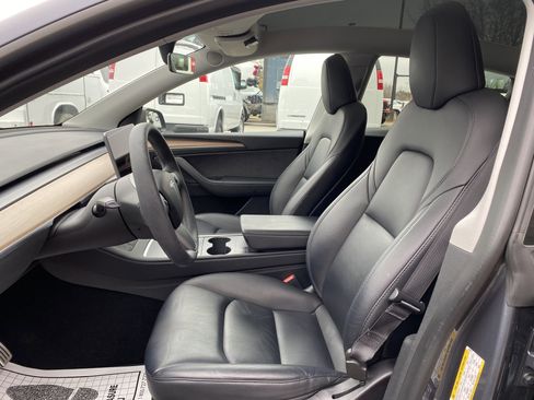 Used 2023 Tesla Model Y Performance image 16