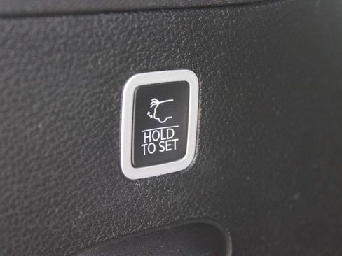 Used 2024 Jeep Wagoneer Series II AWD/4WD image 19