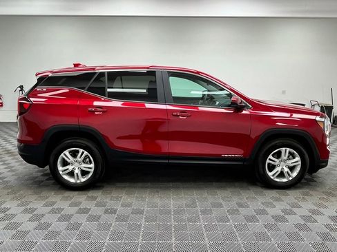 Used 2023 GMC Terrain SLE FWD image 7