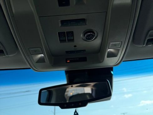 Used 2016 Cadillac Escalade ESV Luxury image 16