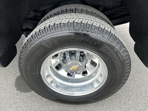 Used 2025 Chevrolet Silverado 3500 High Country w/ Technology Package image 10