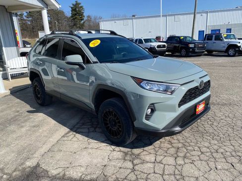 Used 2021 Toyota RAV4 XLE AWD/4WD image 8