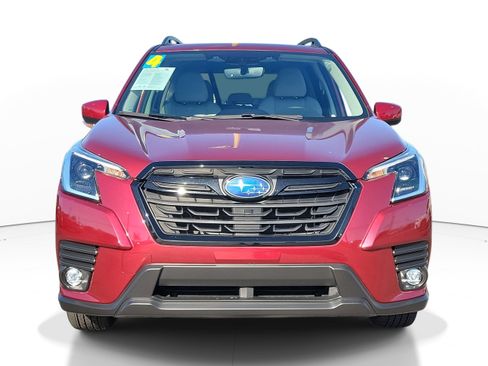 Used 2024 Subaru Forester Premium image 2