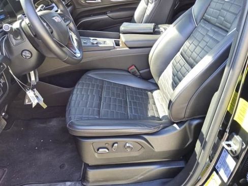 Used 2024 Cadillac Escalade Sport Platinum w/ Heavy-Duty Trailer Package AWD/4WD image 5