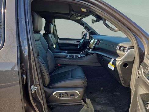 New 2026 Jeep Grand Wagoneer w/ Premium Group I image 29