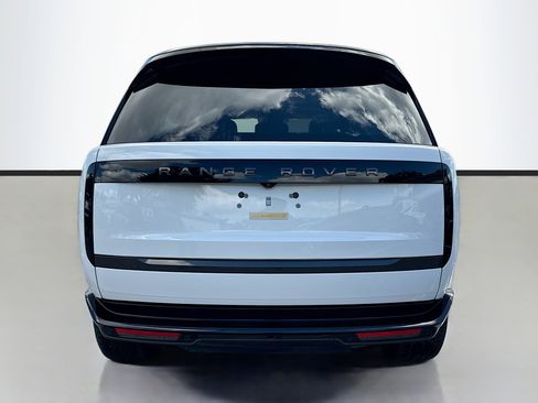 Used 2025 Land Rover Range Rover SE image 4