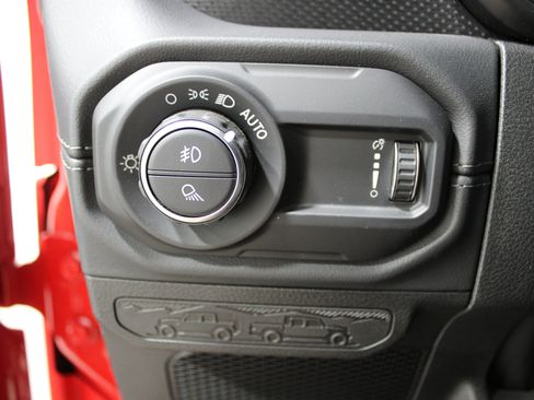 Used 2026 Jeep Gladiator Rubicon AWD/4WD image 17