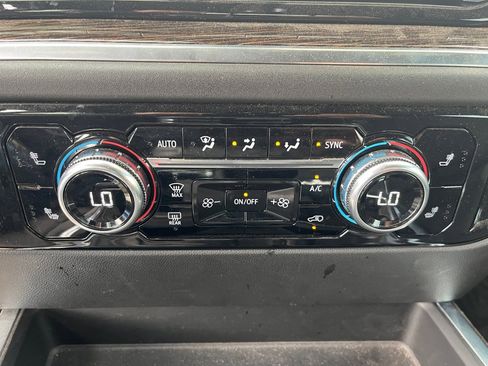 Used 2022 GMC Sierra 1500 Elevation w/ Preferred Package AWD/4WD image 16