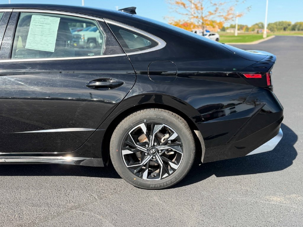 Used 2025 Hyundai Sonata SEL FWD image 13