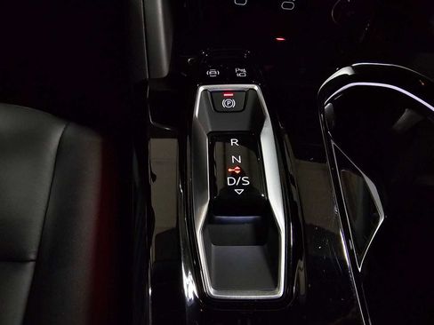 Certified 2025 Audi Q5 Premium image 30