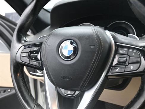 Used 2019 BMW 530e xDrive w/ Convenience Package image 15