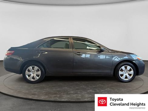 Used 2009 Toyota Camry LE FWD image 4