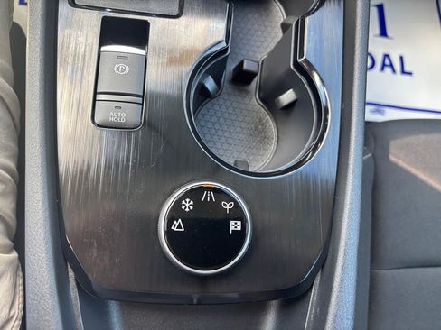 Used 2024 Nissan Rogue S AWD/4WD image 22