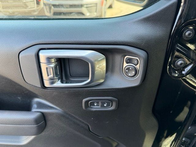 New 2026 Jeep Wrangler Unlimited Rubicon AWD/4WD image 14
