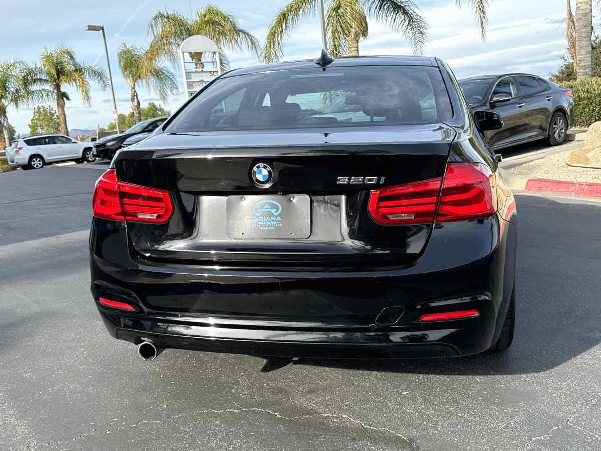 Used 2018 BMW 320i Sedan RWD image 10