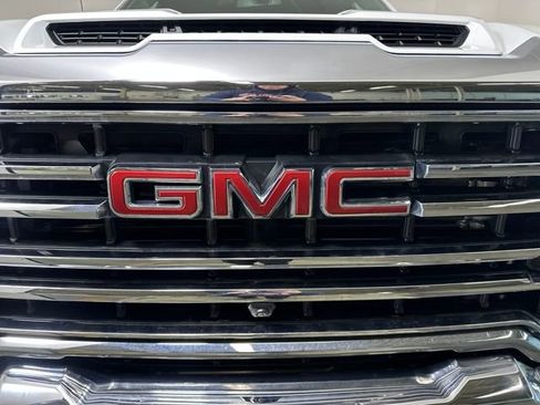 Used 2022 GMC Sierra 2500 SLT w/ SLT Premium Package image 9