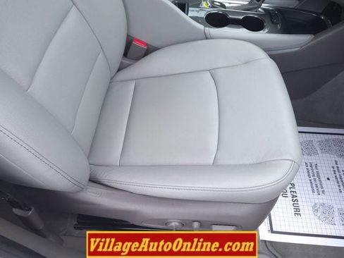 Used 2017 Chevrolet Malibu LT w/ Leather Package image 29