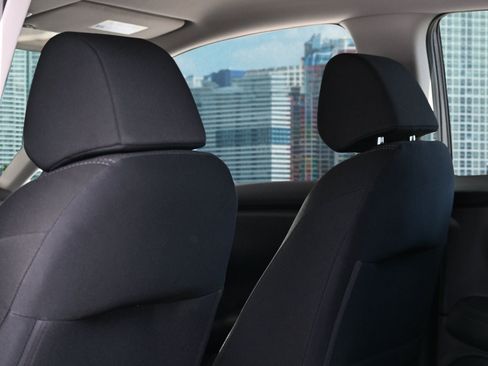 New 2026 Honda HR-V LX image 17