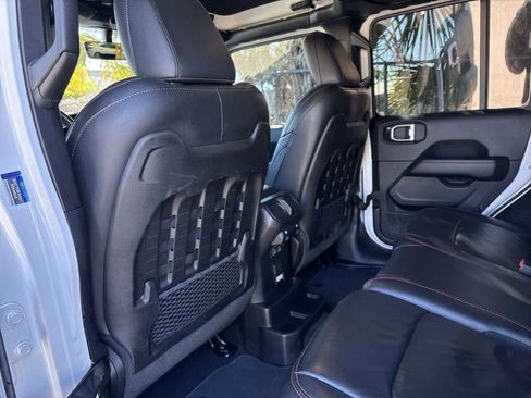 Used 2019 Jeep Wrangler Unlimited Rubicon image 17