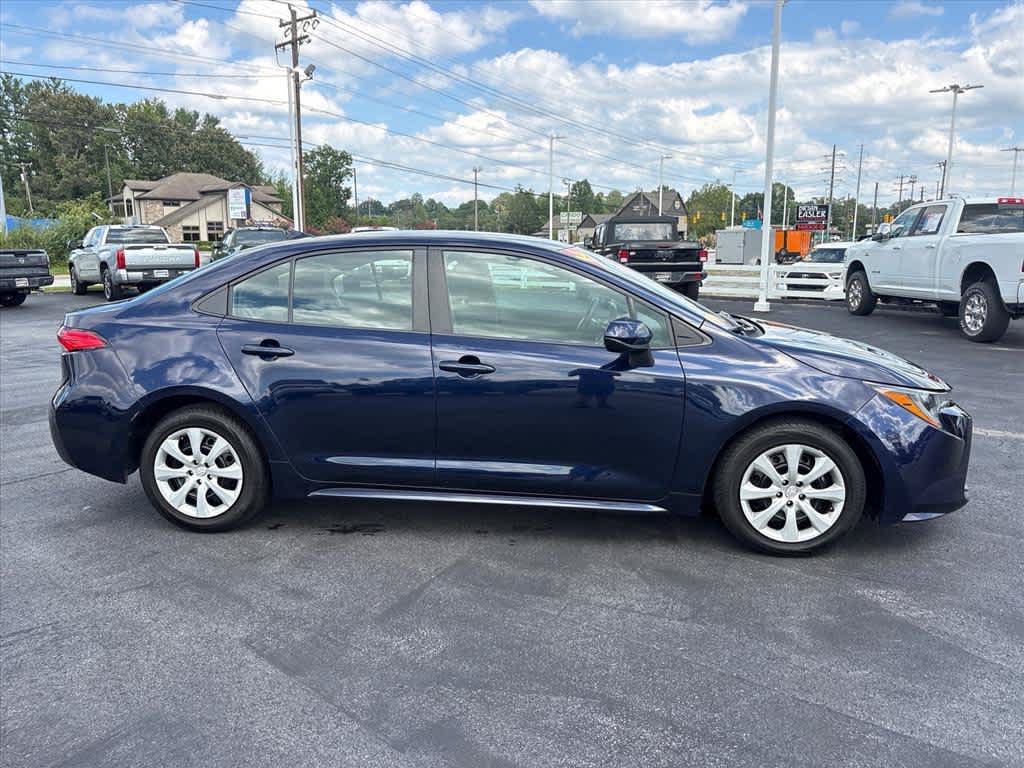Used 2024 Toyota Corolla LE FWD image 2