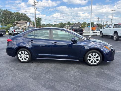 Used 2024 Toyota Corolla LE FWD image 2