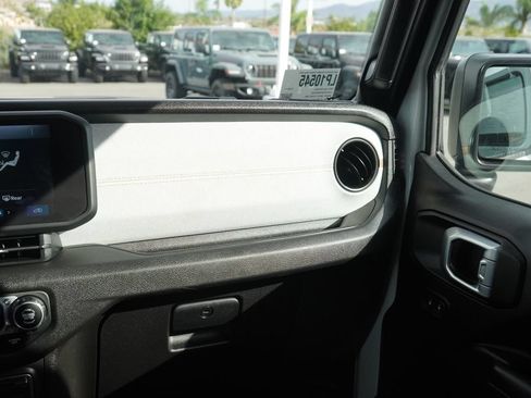 Used 2025 Jeep Wrangler Unlimited Sport AWD/4WD image 36
