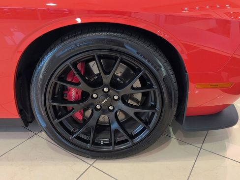 Used 2016 Dodge Challenger SRT Hellcat image 37